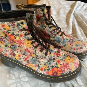 Flowery boots